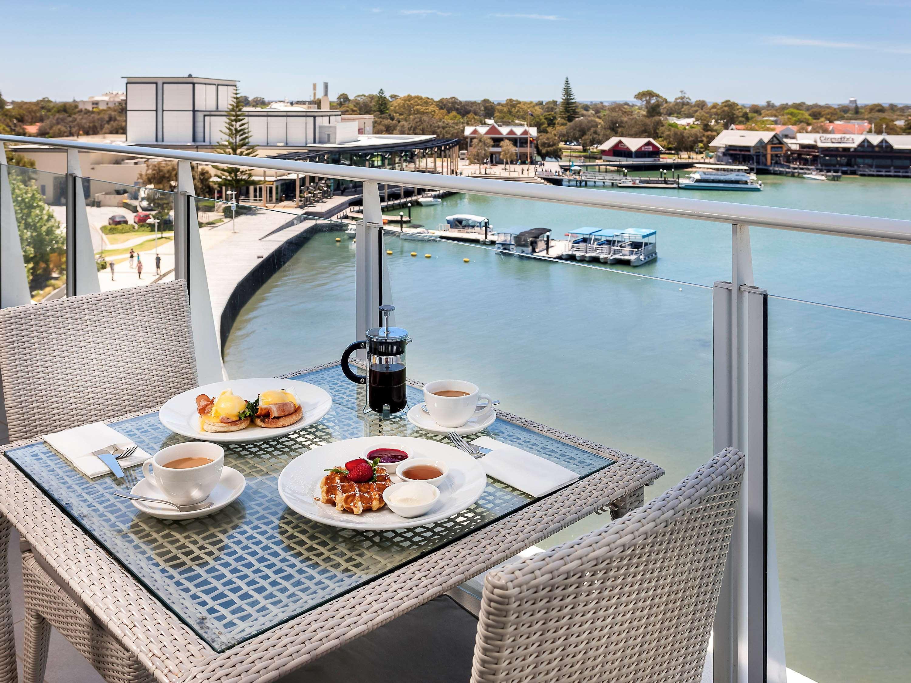 The Sebel Mandurah Hotel Exterior photo